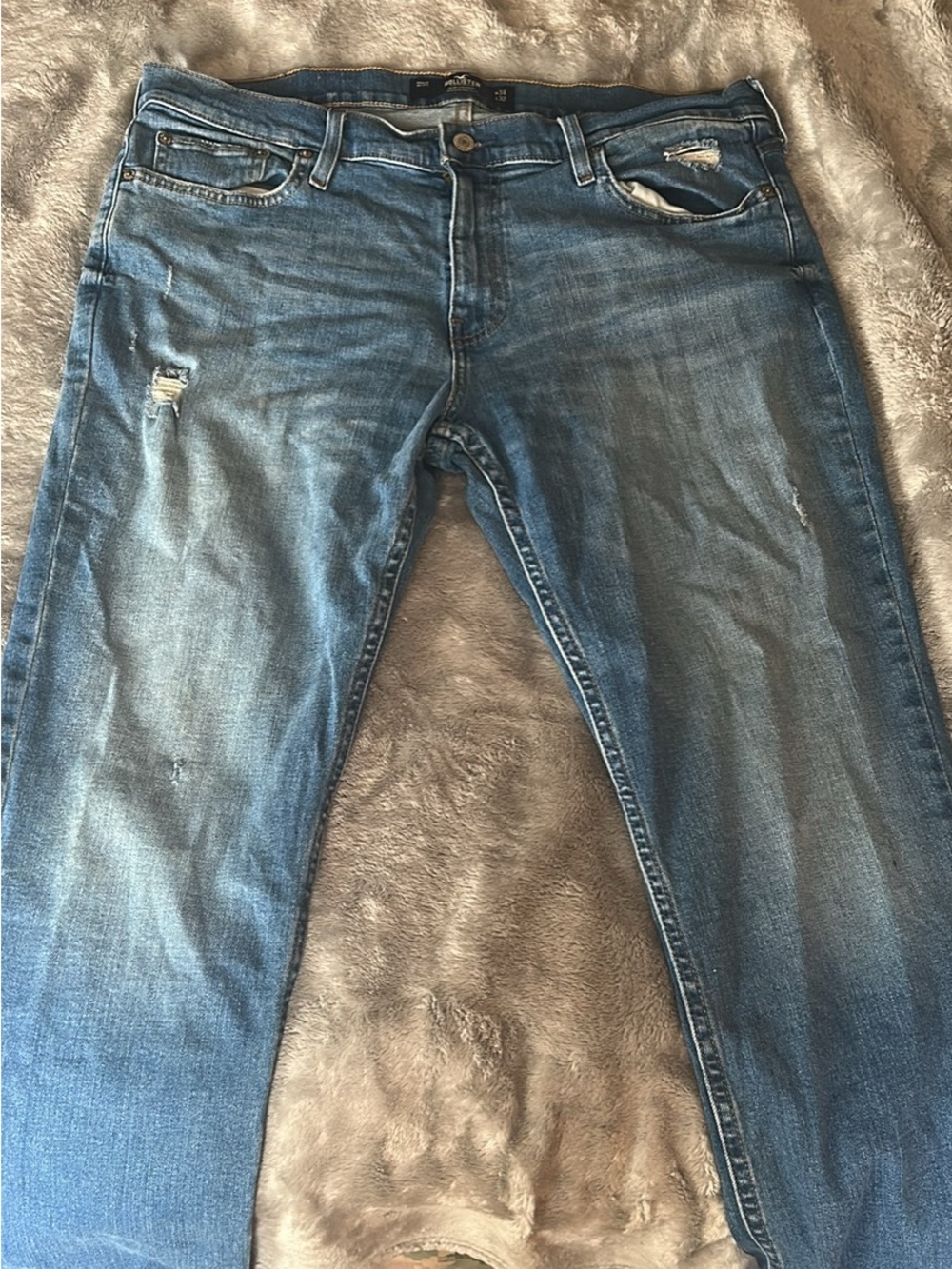 Classic Distressed men’s Blue Jeans